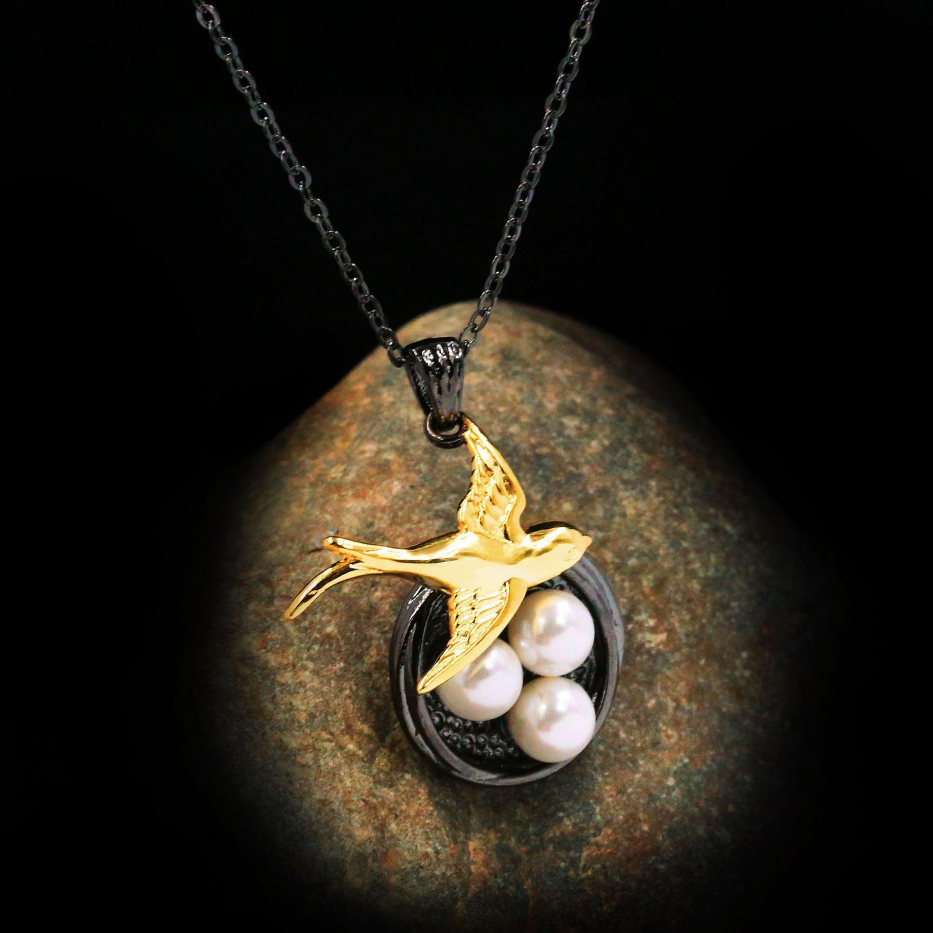 Flower Necklace Magpie Black Gold Two-Color Spring Copper Commuter Old Money Wind