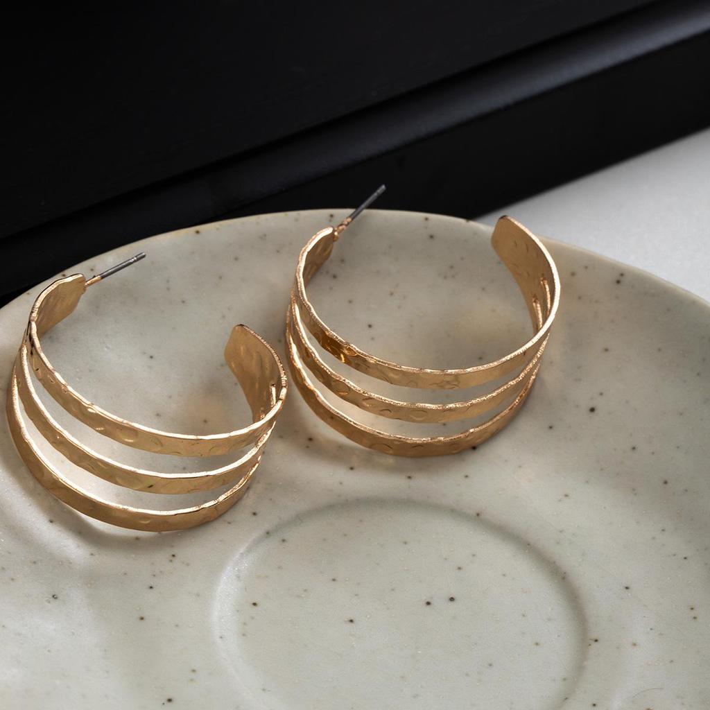 European & American Minimalist Metal C-Shaped Earrings: Multi-Layer Circle Design for a Luxurious, Trendy Look