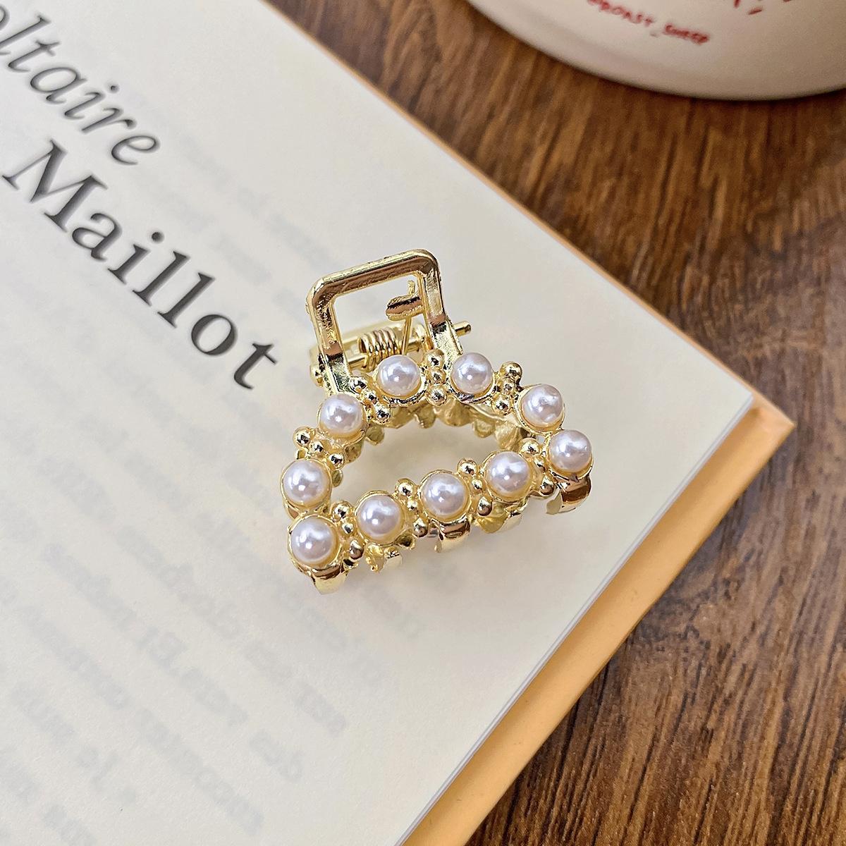 

Мини-жемчужные женские когти для волос из сплава, маленькие коготки для волос для девочек, милые шпильки для волос с жемчугом, модные матовые повязки на голову, аксессуары для волос 2.6cm