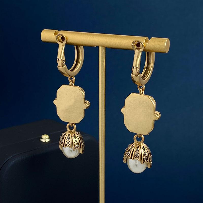 Retro Dworski Styl Długie Kolczyki z Kryształowych Pereł Kobięce Osobowość Średniowieczne Przesadne Kolczyki