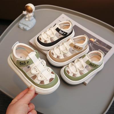 Sandali da Ragazzo Baotou Sneakers Estive Sandali Traforati Scarpe per Bambini Piccoli 0-2 1-6 Anti-calcio e Anti-collisione Versione Coreana di Scarpe da Spiaggia