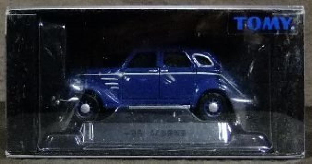 

Tomica Limited 0015 Toyoda AA passenger car