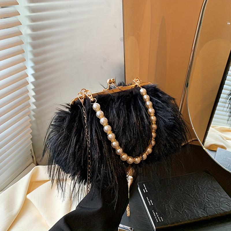 

A trendy ladies plush handbag, a versatile pearl chain crossbody bag for autumn and winter, and a fashionable handbag чёрный