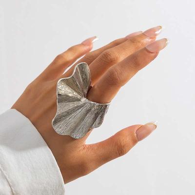 Fashion Metal Irregular Texture Rings for Women Exaggerated Gold Color Fold Leaf Wide Personality Rings Jewelry Party Gifts