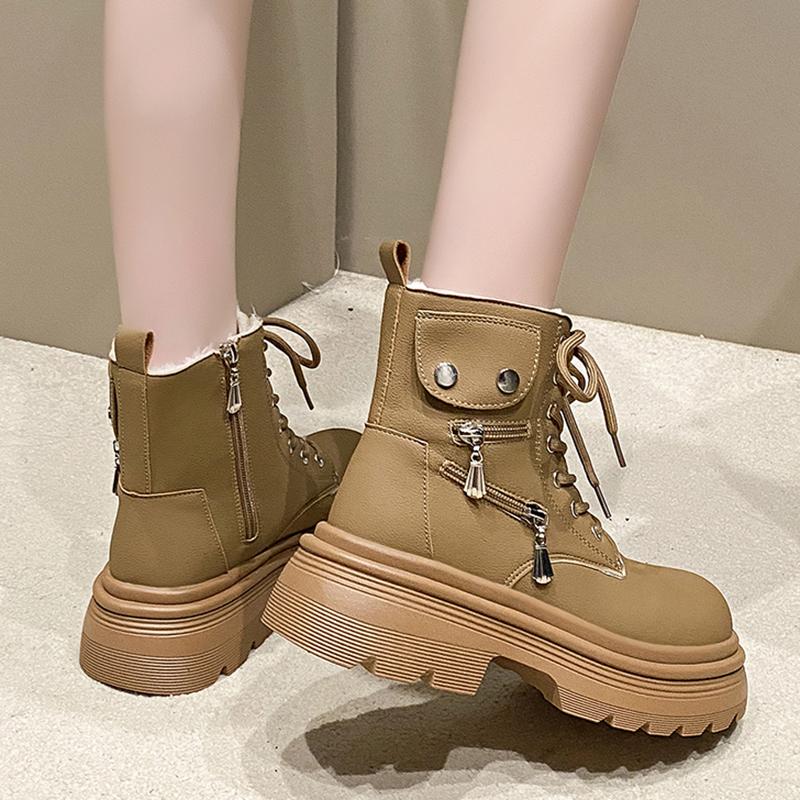 fashion Winter Chunky Platform Combat Boots Women Thick Bottom Plush Warm Ankle Boots Woman Fashion Metal Decor Motorcycle Booties 2024