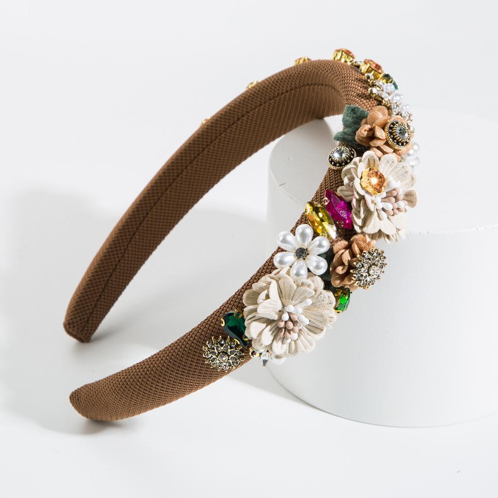 Fashionable and Elegant Fabric Flower Hairband with Luxurious and High-end Feel, Suitable for Fashion Shows.