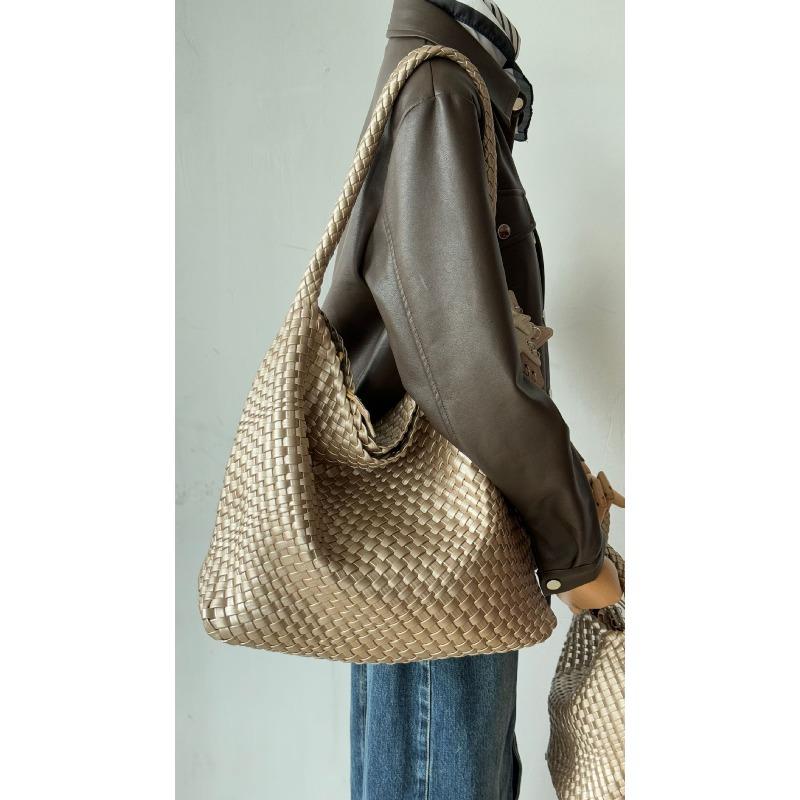 Internet Celebrity Explosion Star Woven Bag Champagne Tote Bag Large Capacity Gun Same Hand Shoulder Bucket Bag