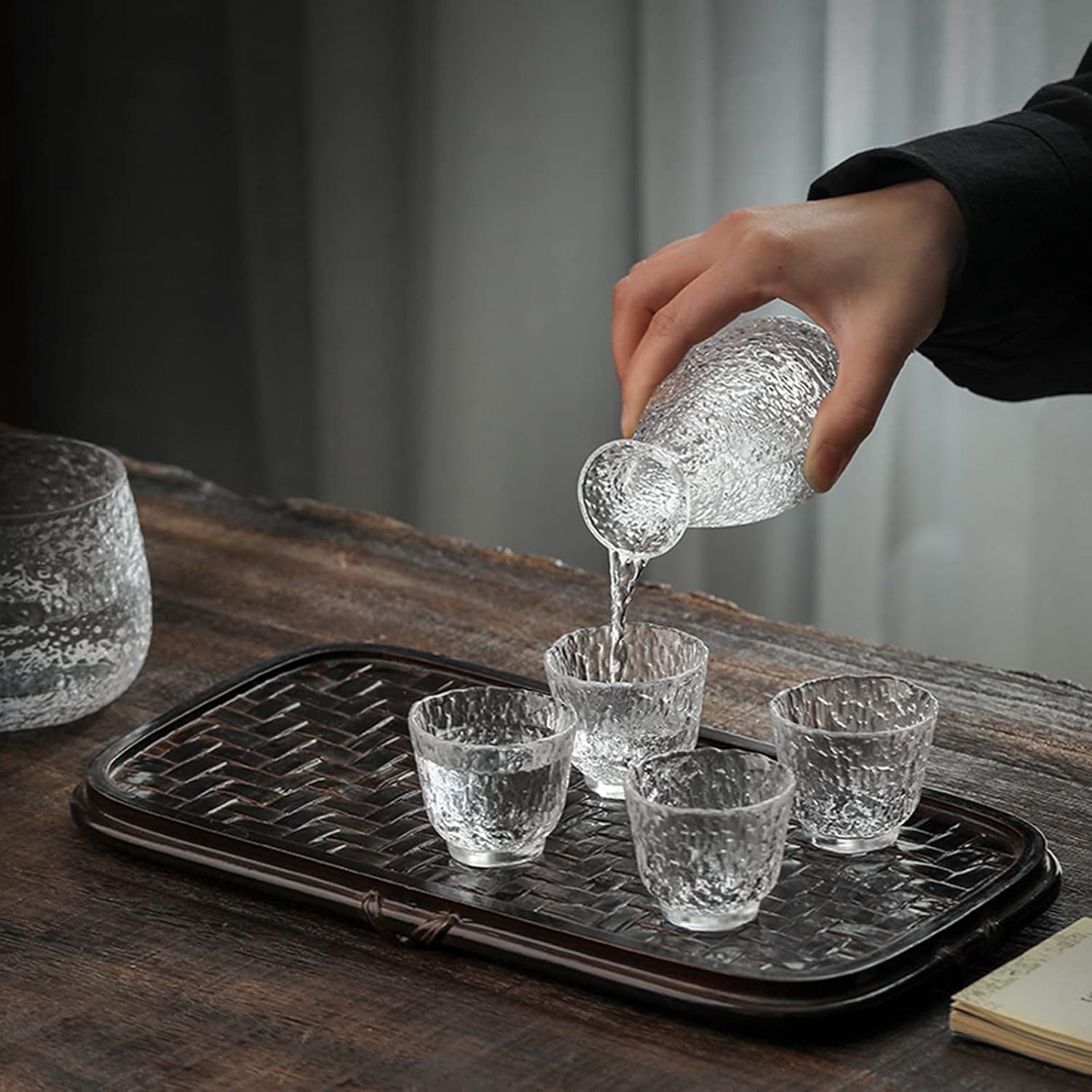

Glass Sake Set Japanese, Sake Pot Sake Cup Transparent Modern for Home Party and Great Gifts 4 Sake Cups +1Sake Pot + 1Vessel Cup for Heat