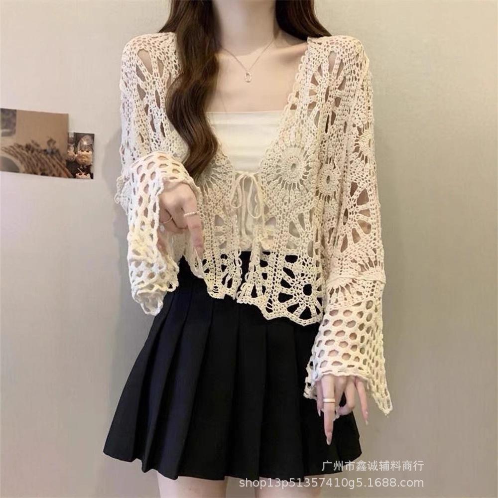 Cardigan tricoté à lacets ajourés motif fleur pour femme, nouveau haut court style bohème pour l'été, châle long à manches longues