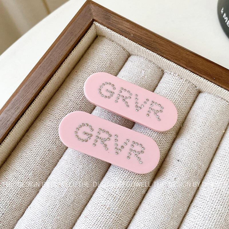 

Trendy Acetate Side Hair Clip With Sparkling Letter Design Perfect For Fashionable Women Pink Card