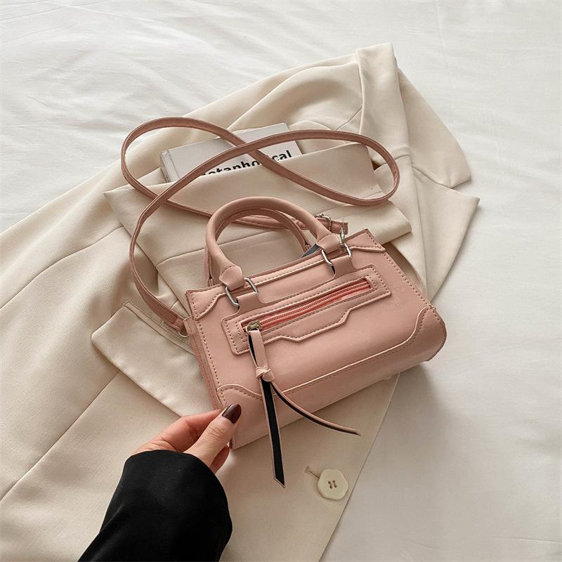 2024 spring beautiful new Korean version handbag personalized trendy texture retro bag women's bag shoulder messenger women's bag