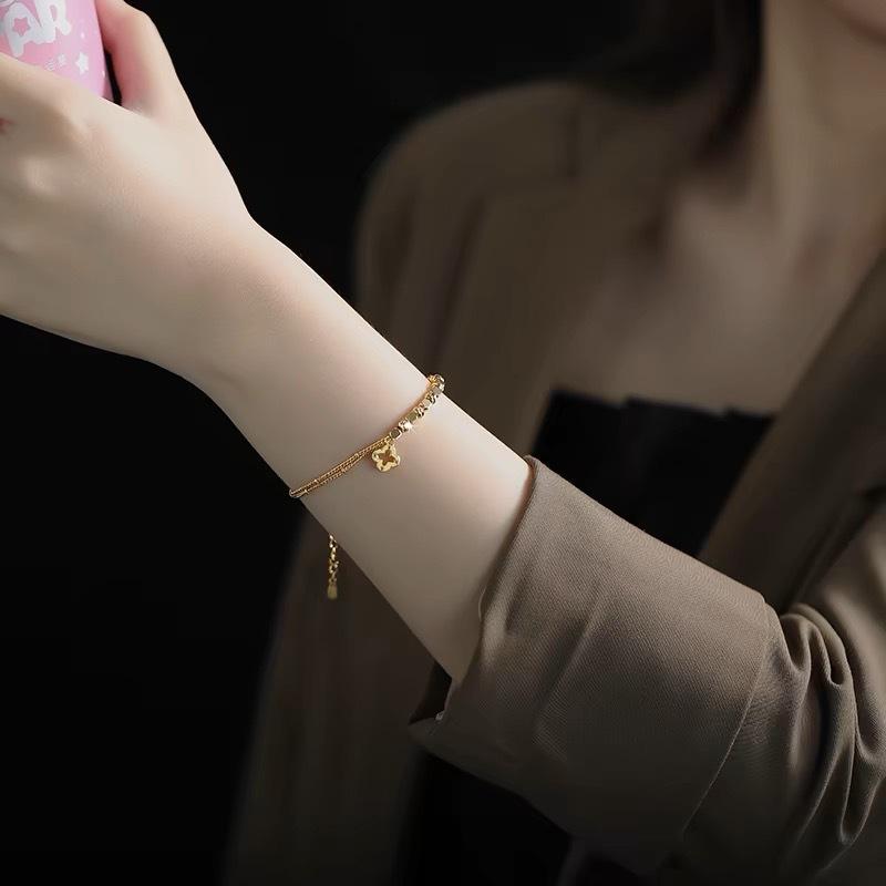 Four-leaf Clover Bracelet Women's New Light Luxury Niche Design Sense Exquisite Jewelry for Girlfriend Gift Jewelry