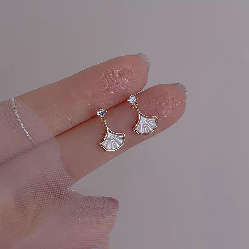 S925 Sterling Silver Apricot & Ginkgo Leaf Stud Earrings - Elegant Forest Style Design for Women 925 Silver белого золота
