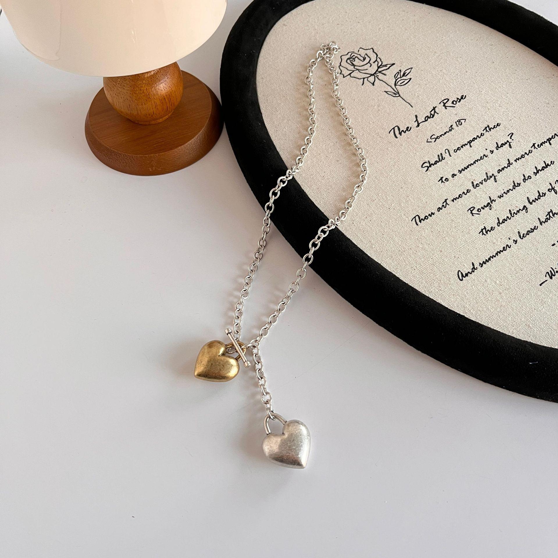 

Ожерелье с подвеской в виде сердца из золота и серебра контрастного цвета для женщин, легкое, роскошное, нишевого дизайна, высококачественная металлическая цепочка в форме ключицы