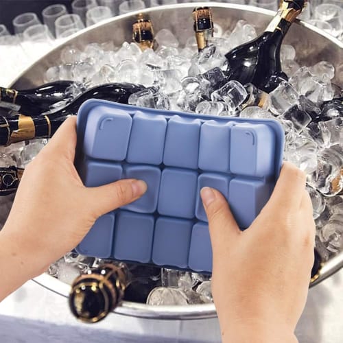 Silicone Ice Tray, Square Ice Cube Tray with Lid, Ice Maker, Small Ice Cubes, Easy to Remove, Freezer Storage, Durable, with Lid, Ice Cube Tray, Silic