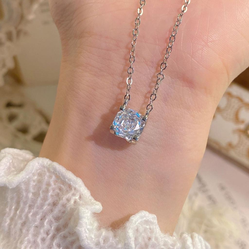 925 Sterling Silver Millennium Rose Cut Paraiba Necklace Ladies Romantic Fashion Light Luxury Collarbone ChainGood Product