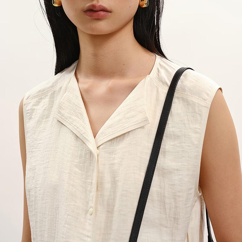 Collarless Sleeveless Straight-Fit Vest