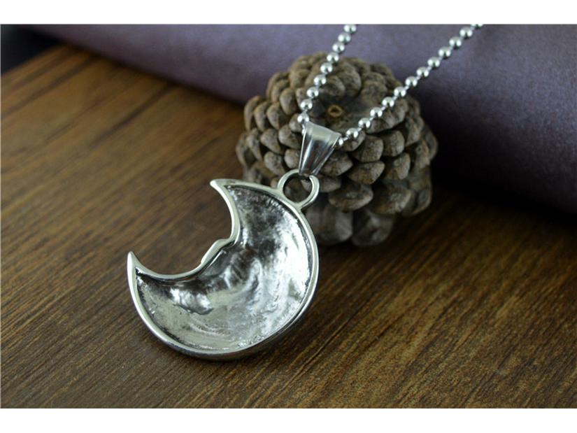 Punk Style Moon Skull Pendant Necklace In Titanium Steel