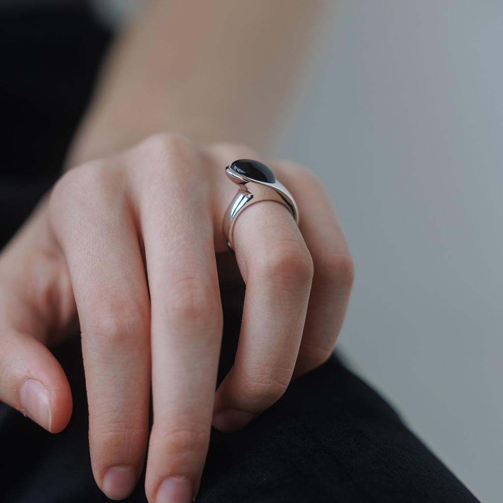 Niche Design Unique Copper Plated 18K Real Gold Inlaid Gemstone Curve Ring Simple Fashion Ring