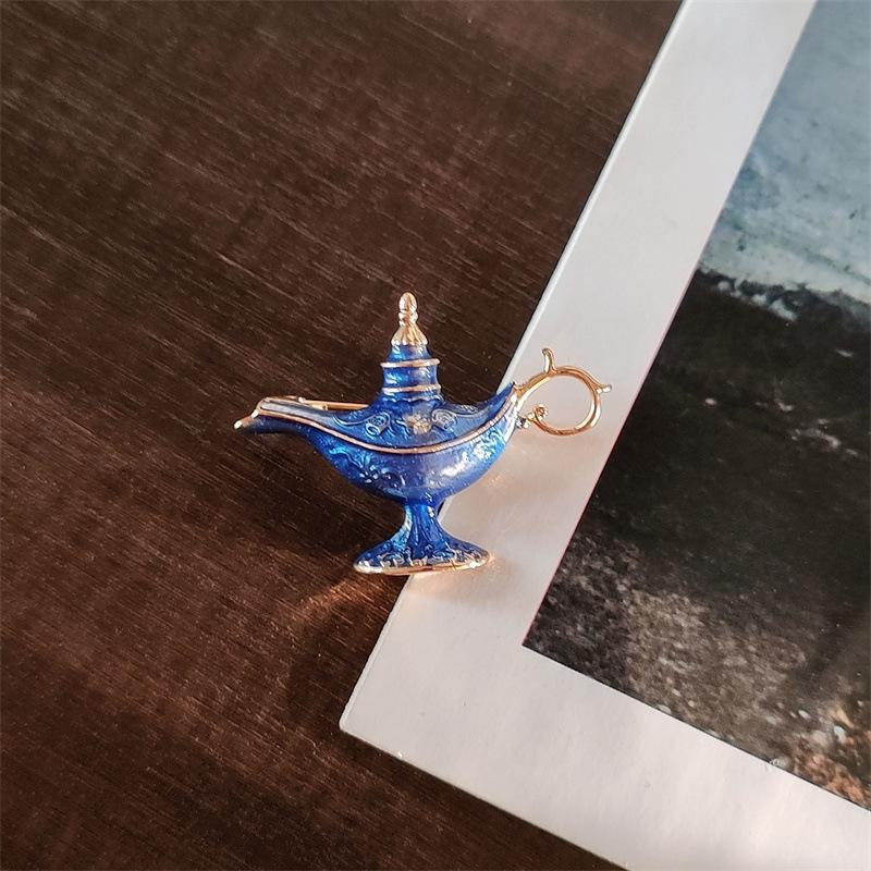 Vintage Aladdin Magic Lamp Genie Brooches Exotic Enamel Lapel Pin for Women Men Clothing Decor Fashion Jewelry Gift Accessories