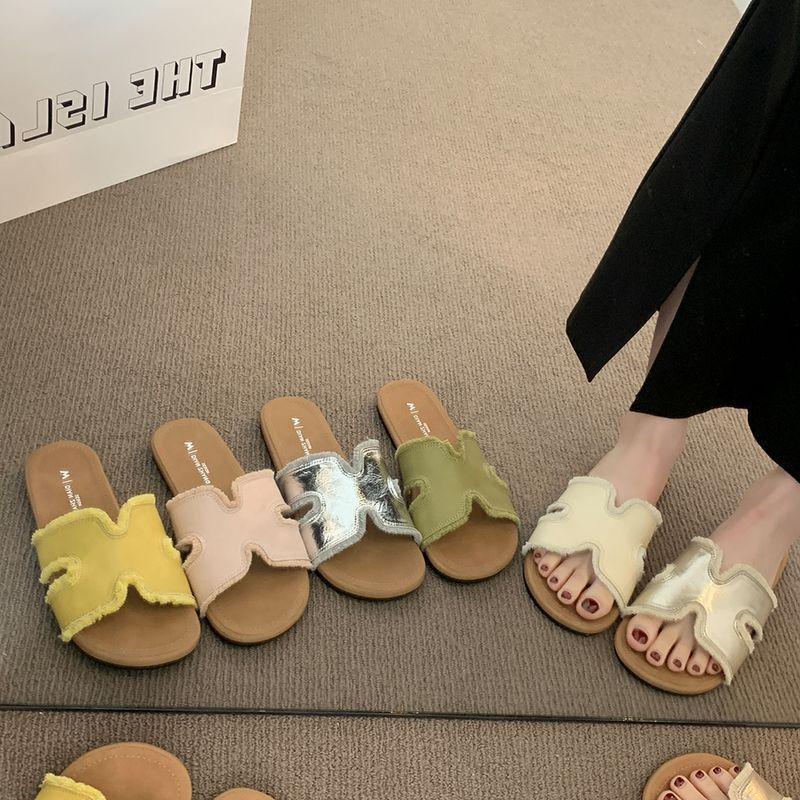 Wear summer super fire Boken cool slippers with skirts to go out by the sea niche thick-soled slippers women's 2025 new models