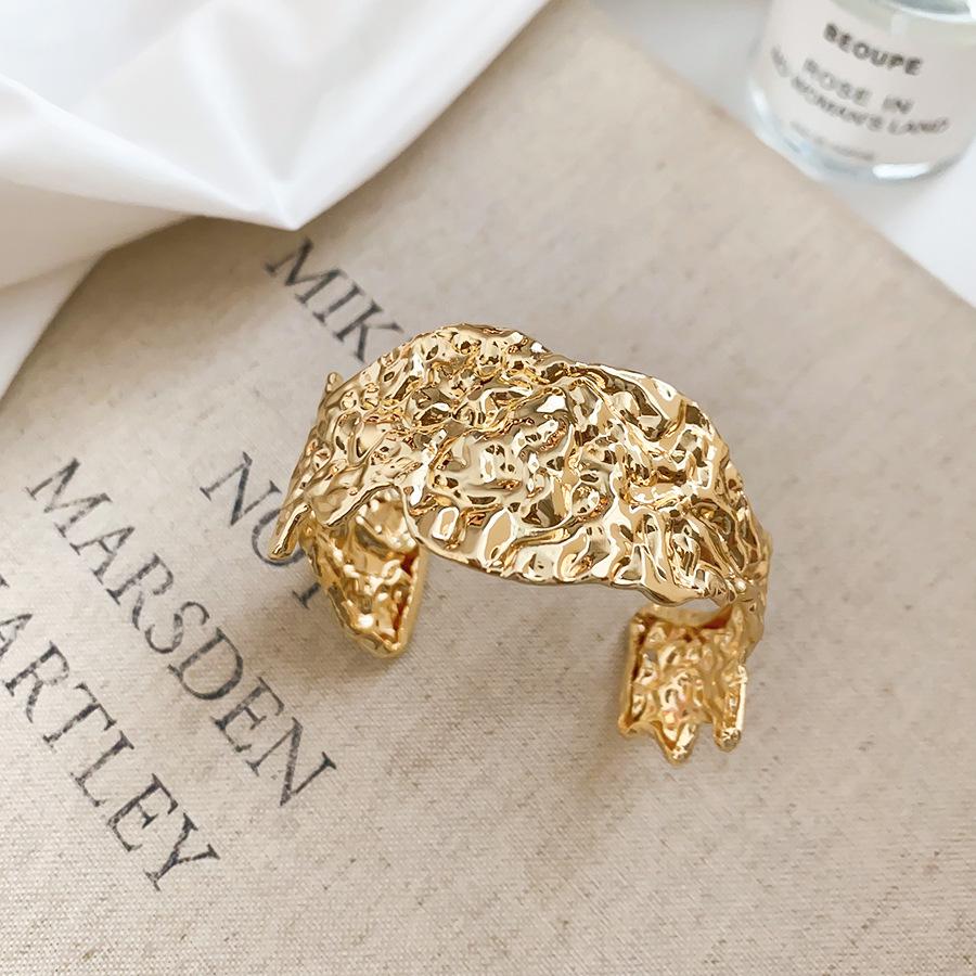 Geometric Pleated Cuff Bracelet: High-End Fashion Jewelry for Women