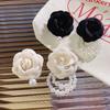 Xiaoxiangfeng Corsage Retro Exquisite Black and White Camellia Brooch Classic Pearl Beaded Pin