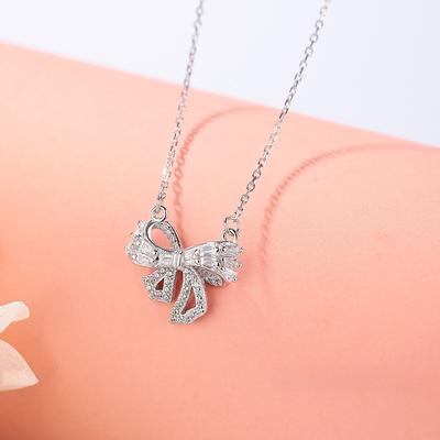 Słodki naszyjnik z kokardą dla kobiet Wykwintny lekki luksusowy łańcuszek z małym wzorem Sense Neckwear