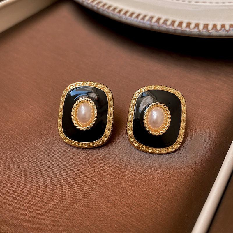 Vintage French-Style Silver Needle Earrings - Women's Elegant Studs with Retro Court Charm