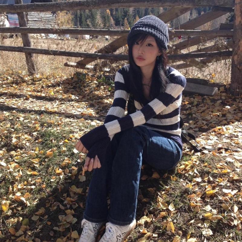 2KWEIRD Y2k V-neck Striped Sweater Vintage Harajuku Knit Slim Pullovers Korean Style Knitwear 2000s Aesthetics