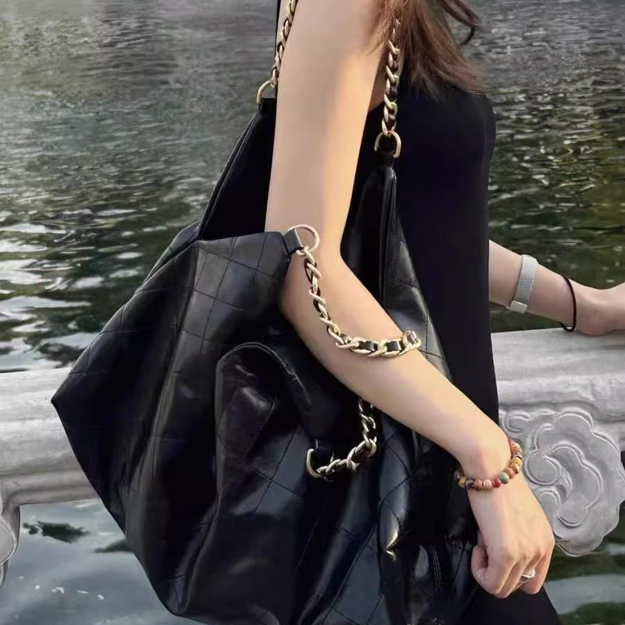 Fashion Sense Single Shoulder Armpit Bag Commuter Tote Bag New Spring and Summer Versatile Diamond Embroidered Thread Chain Bag Women