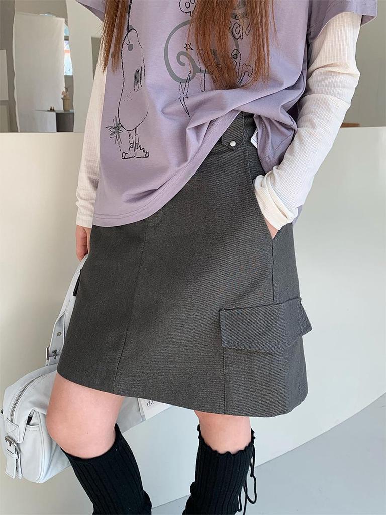 Sunai Damen High-Waist A-Linie Schlankmachender Weißer Cargo Minirock, Kollektion 2026
