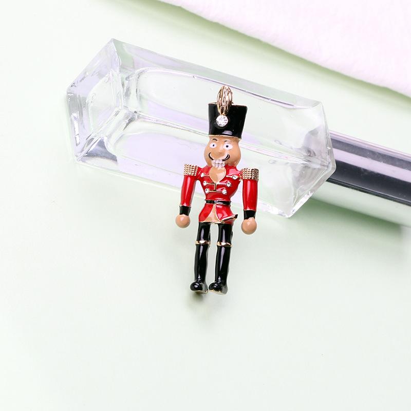 Vintage Literary And Artistic Nutcracker Soldier Brooch Enamel Nutcracker Soldier Puppet Series Corsage Pin Accessories