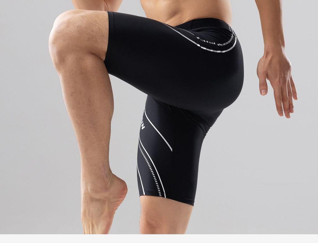 Pánské profesionální závodní plavky 361 Degrees: Zahrnuje plavky, koupací čepici a brýle.