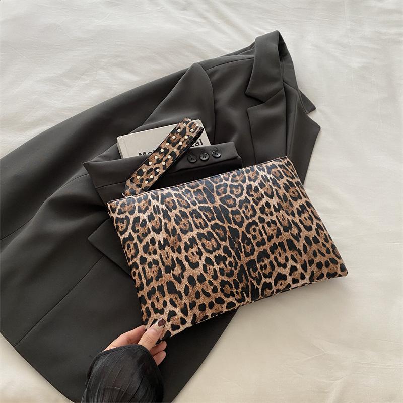 Stylish And Simple Leopard Print Clutch Bag Autumn Foreign Style High Value Rivet Small Square Bag