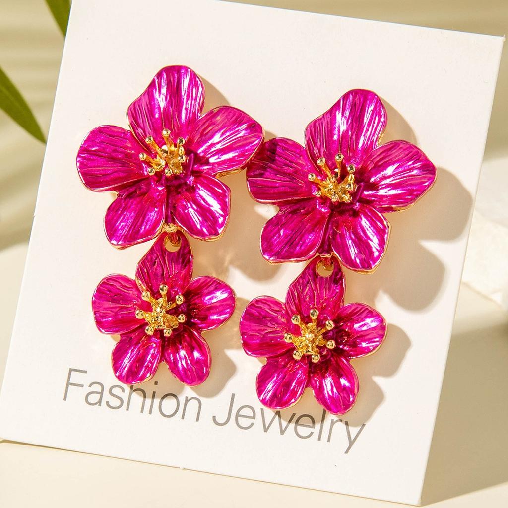 Exquisite temperament flower earrings, geometric exaggerated matte stud earrings