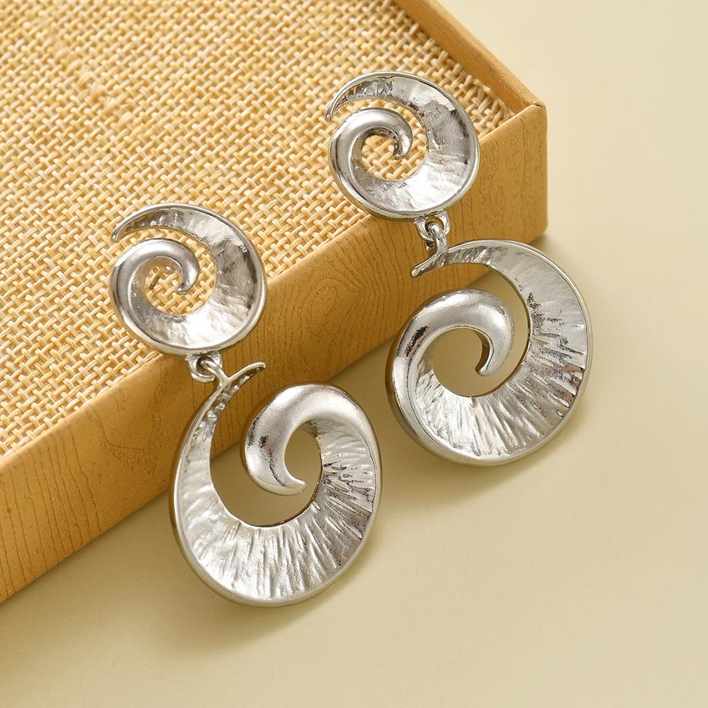 Spiral earrings wholesale European and American personality exaggerated high sense women's earrings irregular geometric texture gold stud earrings