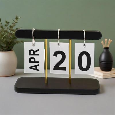 Elegant Wooden Perpetual Countdown Calendar Stand – Desktop Ornament Décor