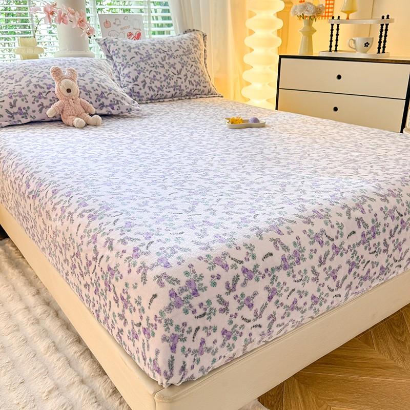 Soft Bedsheet Warmth Fitted Sheet Cartoon Style Bed Linen Velvet Bed Cover Sheets with Elastic Band Drap De Lit (No Pillowcase)