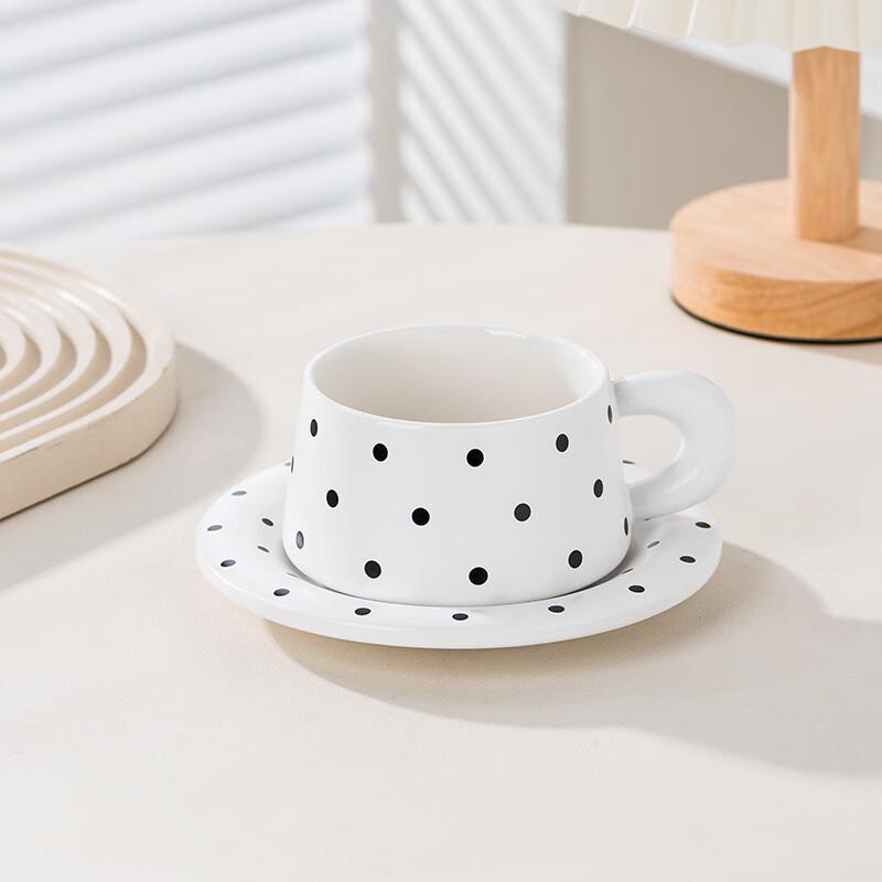 Jun Seventeen UD Holiday Gift Tea Set Flower Bloom (1 Cup, 1 Saucer)