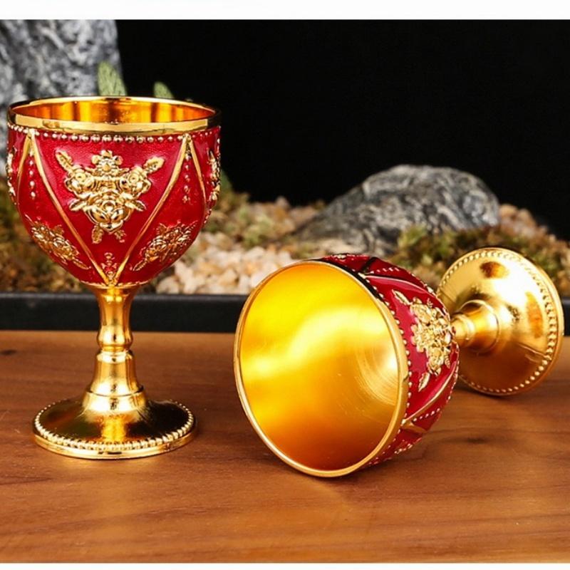 European Vintage Wine Glasses, Carved Mini Spirit Vodka Cup, Red Alloy Portable Spirits Goblet, sWedding Decoration, 30ml,1pcs