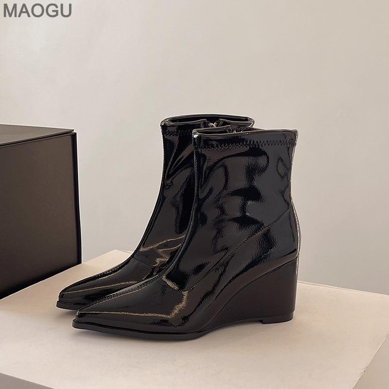 Fashion 2026 Autumn Pointed Toe Back Zipper Black Ankle Boots Chunky High Heel Short Platform Boots for Women Botas Mujer