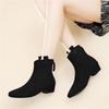 Wildleder dünne Stiefel Damen Herbst Neu Französisch dicker Absatz Innenhöhe erhöhend Kurze Stiefel Kurze elastische Stiefel Samt Baumwollschuhe