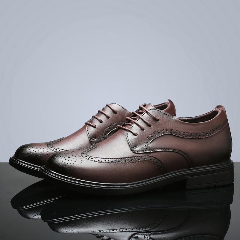 High Quality Classic Men Brogue Shoes Lace-Up Men Business Dress Shoes Comfort Pointed Oxford Shoes Man Genuine Leather Sneakers