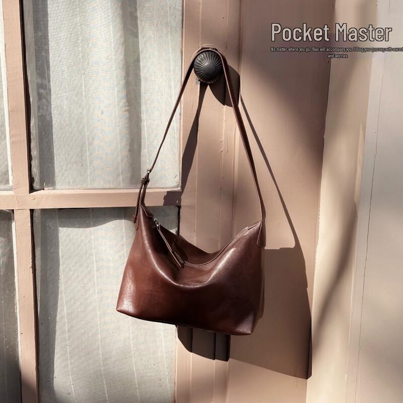 

Douxiaozhu Genuine Leather Retro Pillow Hobo Bag