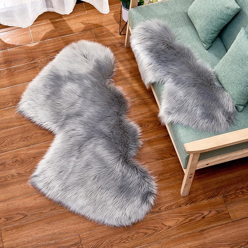 Modern Heart-Shaped Faux Wool Rug – Long Pile Mat for Bedroom & Living Room