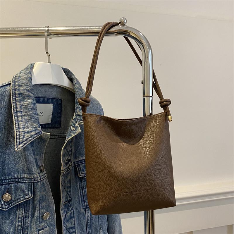 Chic Black Pu Bucket Bag For Women Stylish And Spacious Fall Fashion Handbag