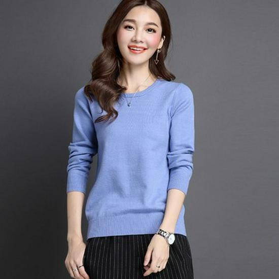 Women's Lightweight Round Neck Sweater - Pure Color Knit Pullover