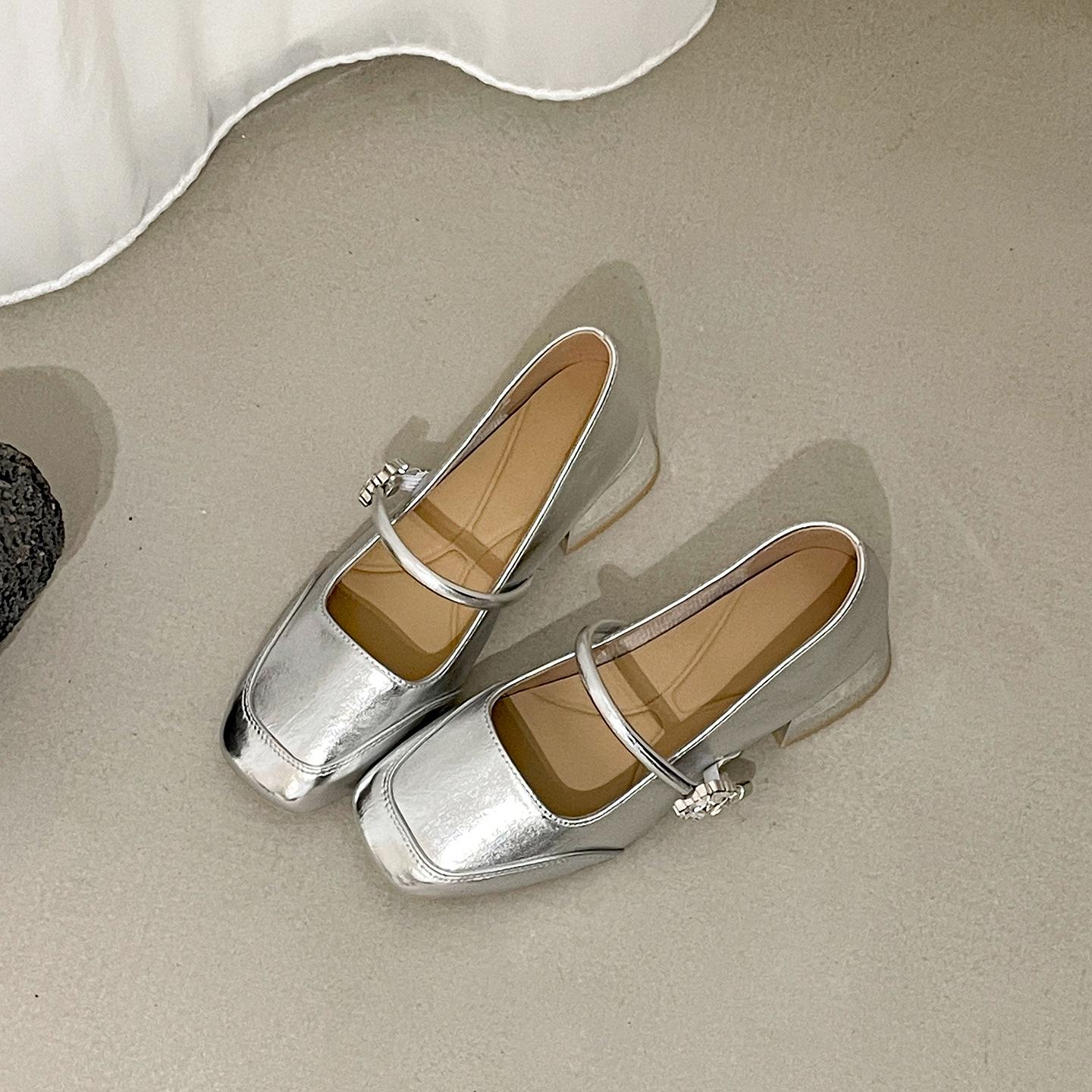 

White retro French square head thick high-heeled single shoes women s 2025 new summer versatile height-increasing shallow mouth Mary Jane shoes 40 серебряный