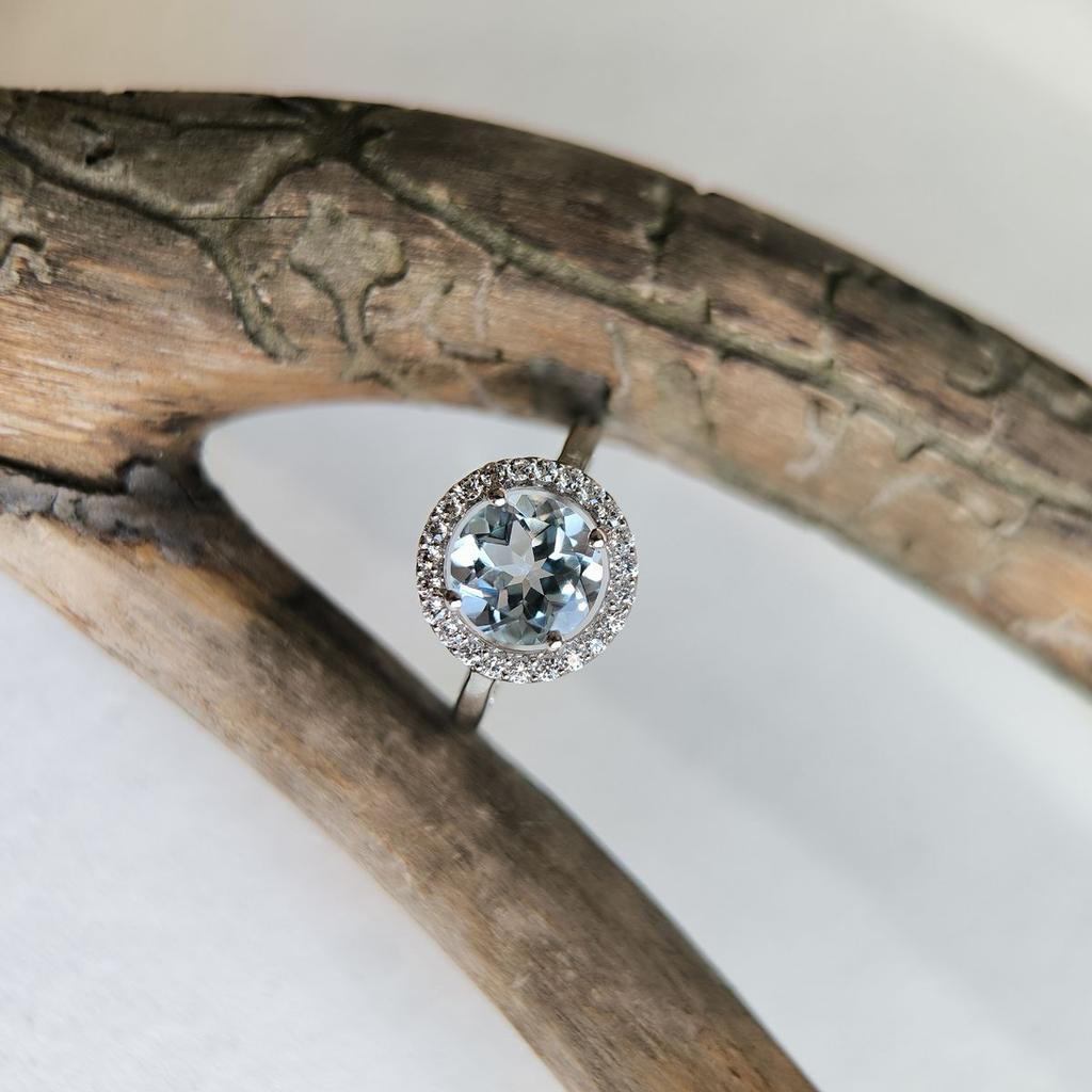 Серебряное кольцо с натуральным топазом 2.737ct, вес изделия 2,94 гр (2187806)